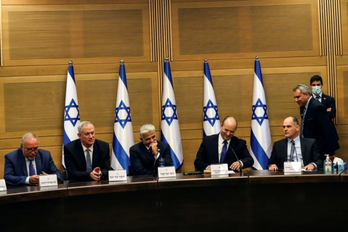 رئيس مجلس استيطاني إسرائيلي يتهم حكومة نتنياهو بمحاولة رشوة السكان للعودة إلى غلاف غزة